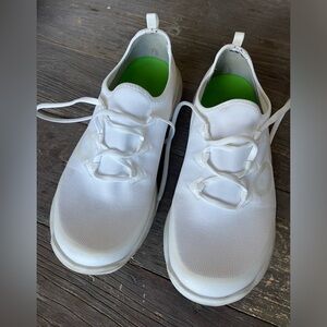 OOFOS White Athletic Shoes